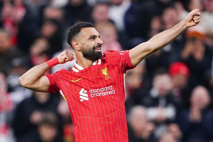 truc-tiep-bong-da-liverpool-1-0-chelsea-salah-khai-thong-be-tac-h1-29640-1729447207044856694348 Người hùng bất ngờ giúp Liverpool đánh bại Chelsea - Ảnh 1.
